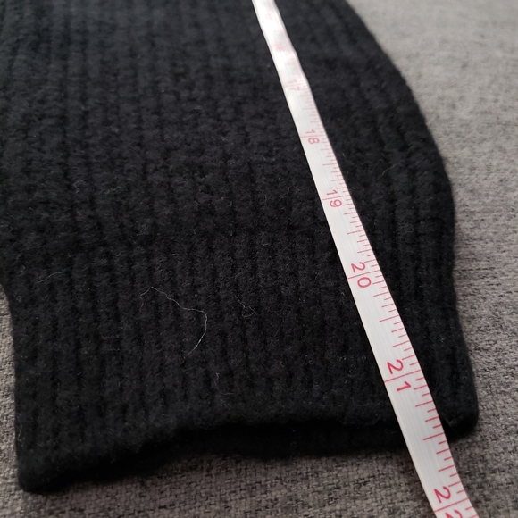 Uniqlo Size M Black Mockneck Sweater - Picture 7 of 7